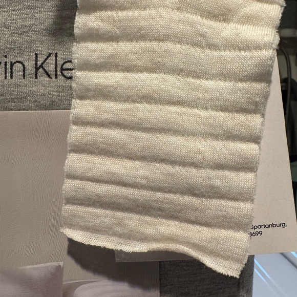 Calvin Klein Modern Cotton Engineered Knit Standard Sham, Ivory - Picture 3 of 5